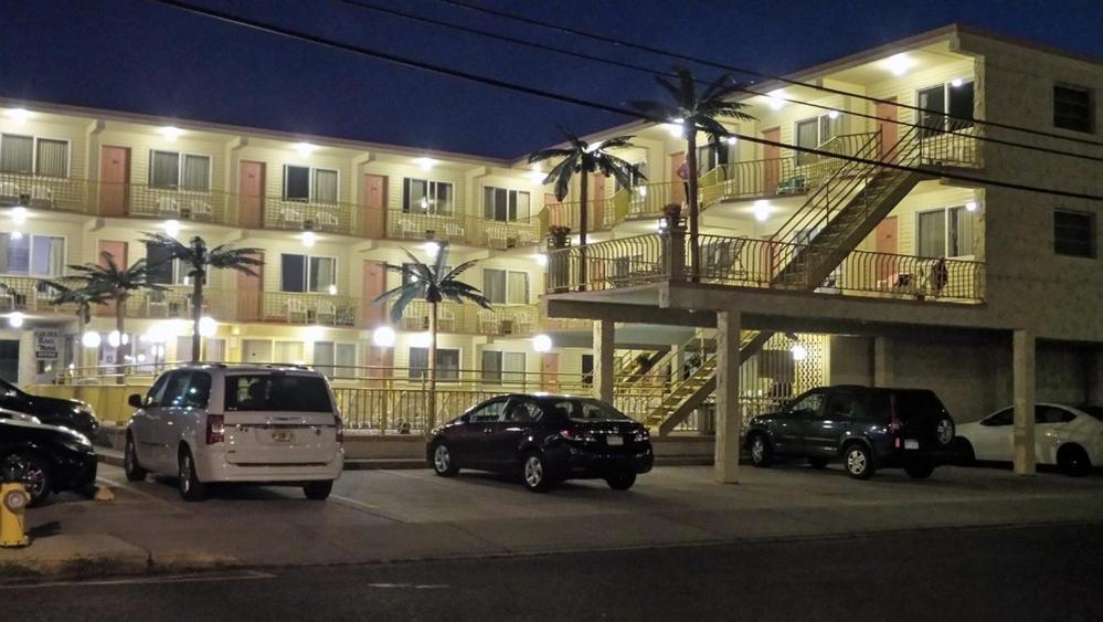 Golden Rail Motel Норт Уайлдууд Екстериор снимка