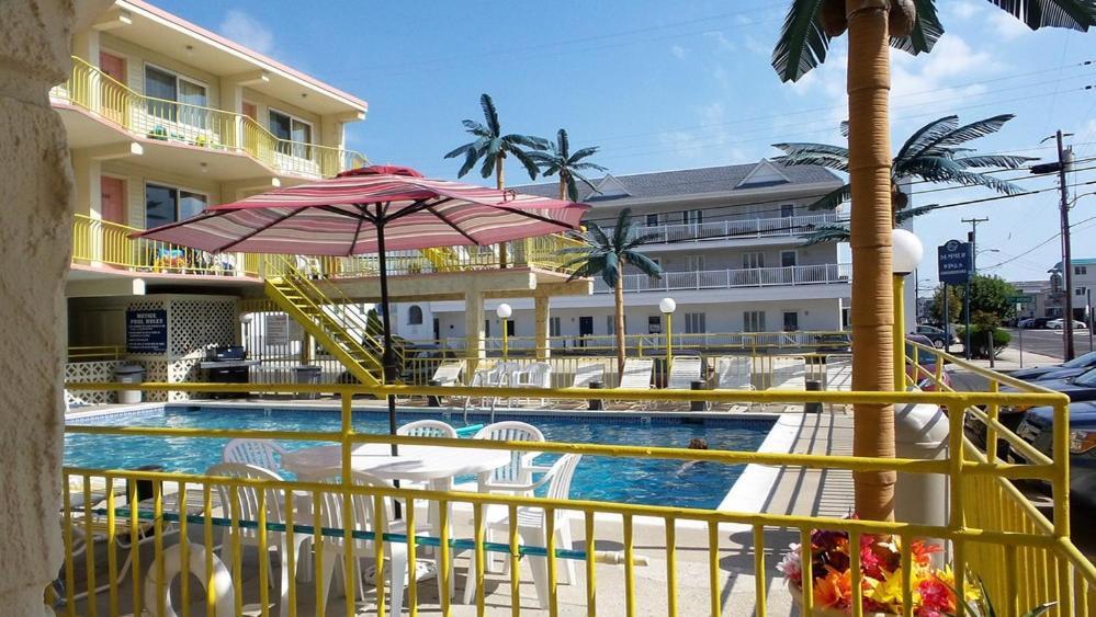 Golden Rail Motel Норт Уайлдууд Екстериор снимка