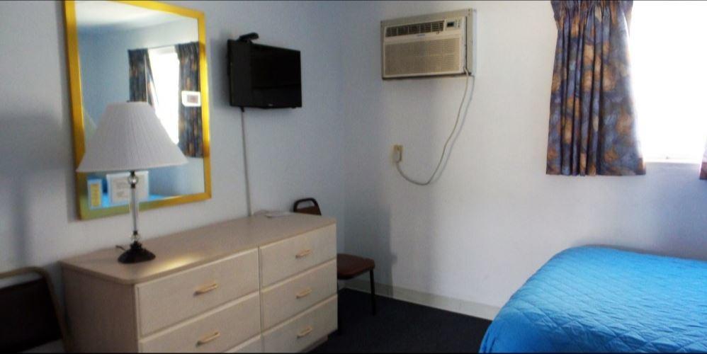 Golden Rail Motel Норт Уайлдууд Екстериор снимка